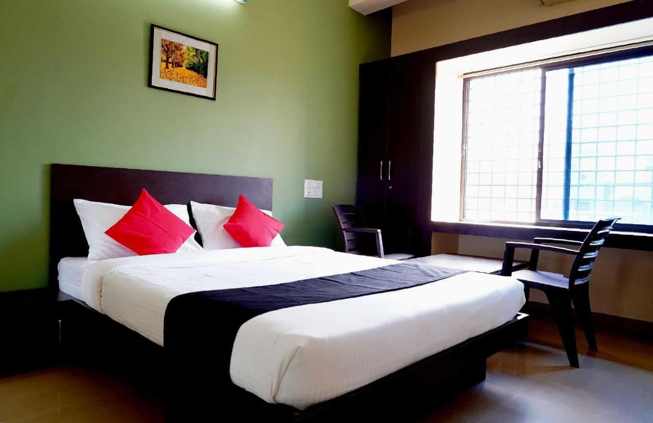Oyo Chinthu Comforts Tumkur Exterior photo