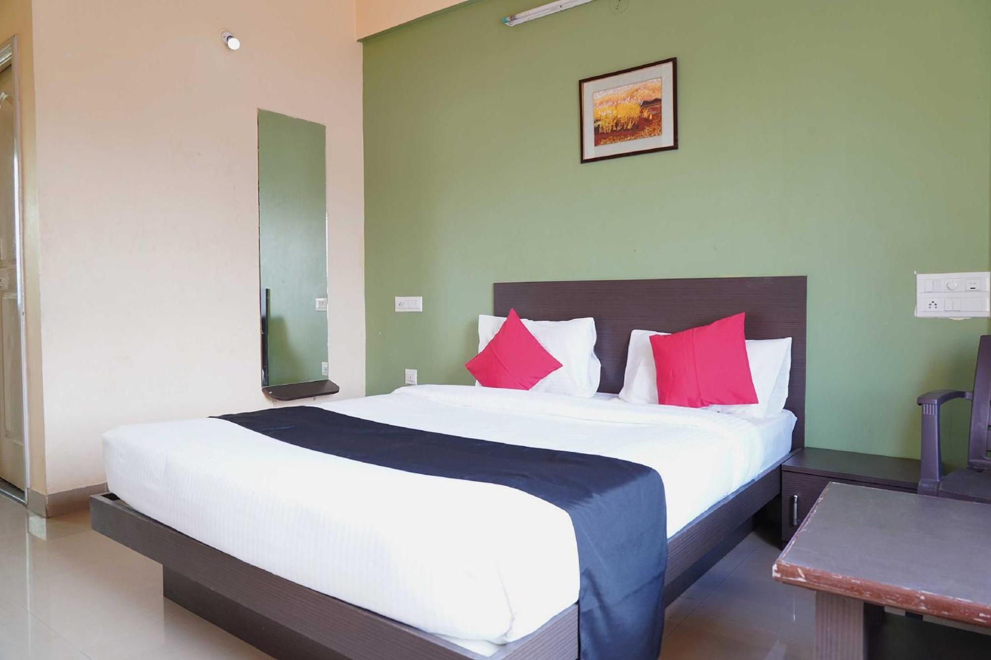 Oyo Chinthu Comforts Tumkur Exterior photo