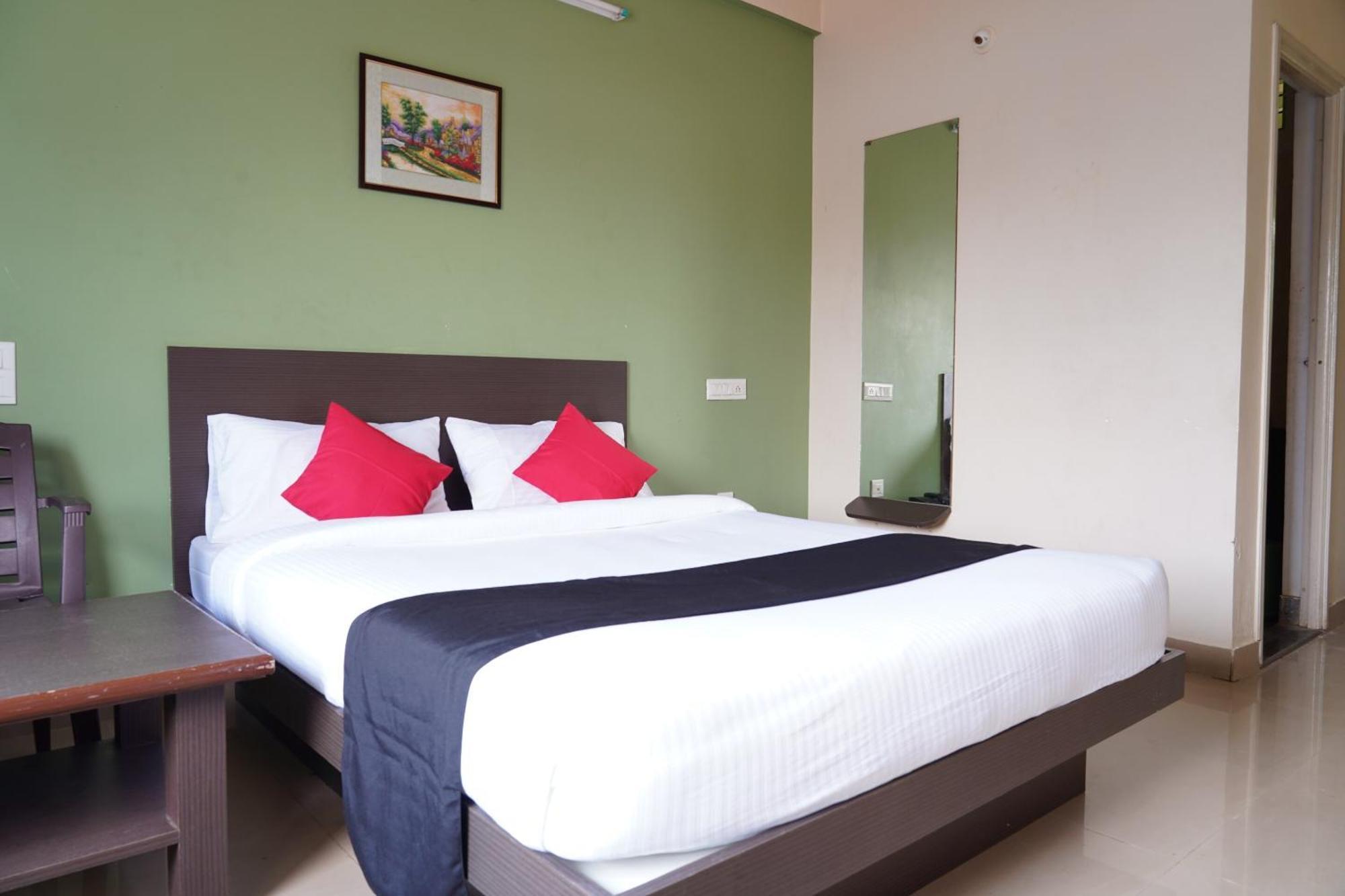Oyo Chinthu Comforts Tumkur Exterior photo