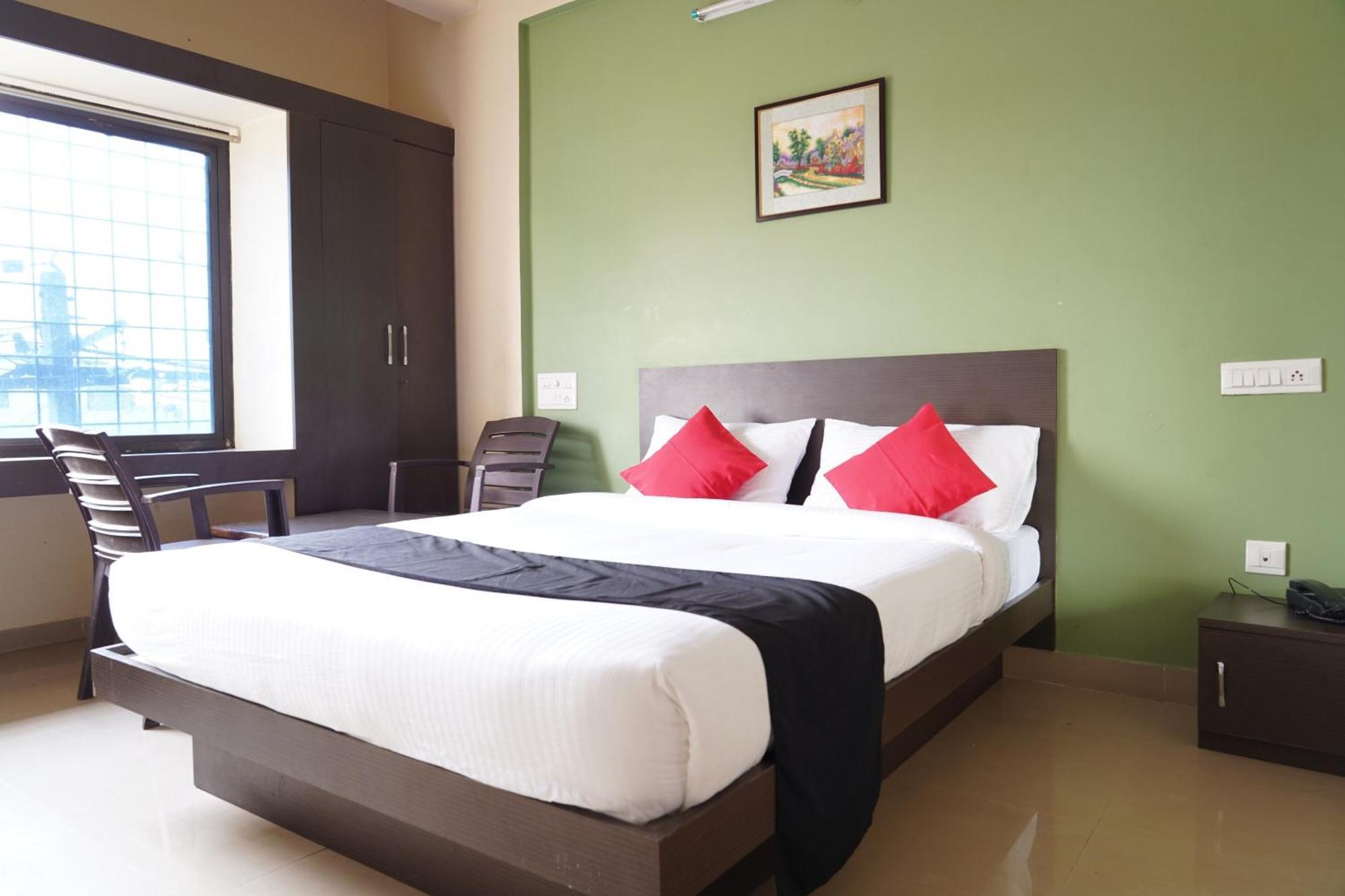 Oyo Chinthu Comforts Tumkur Exterior photo