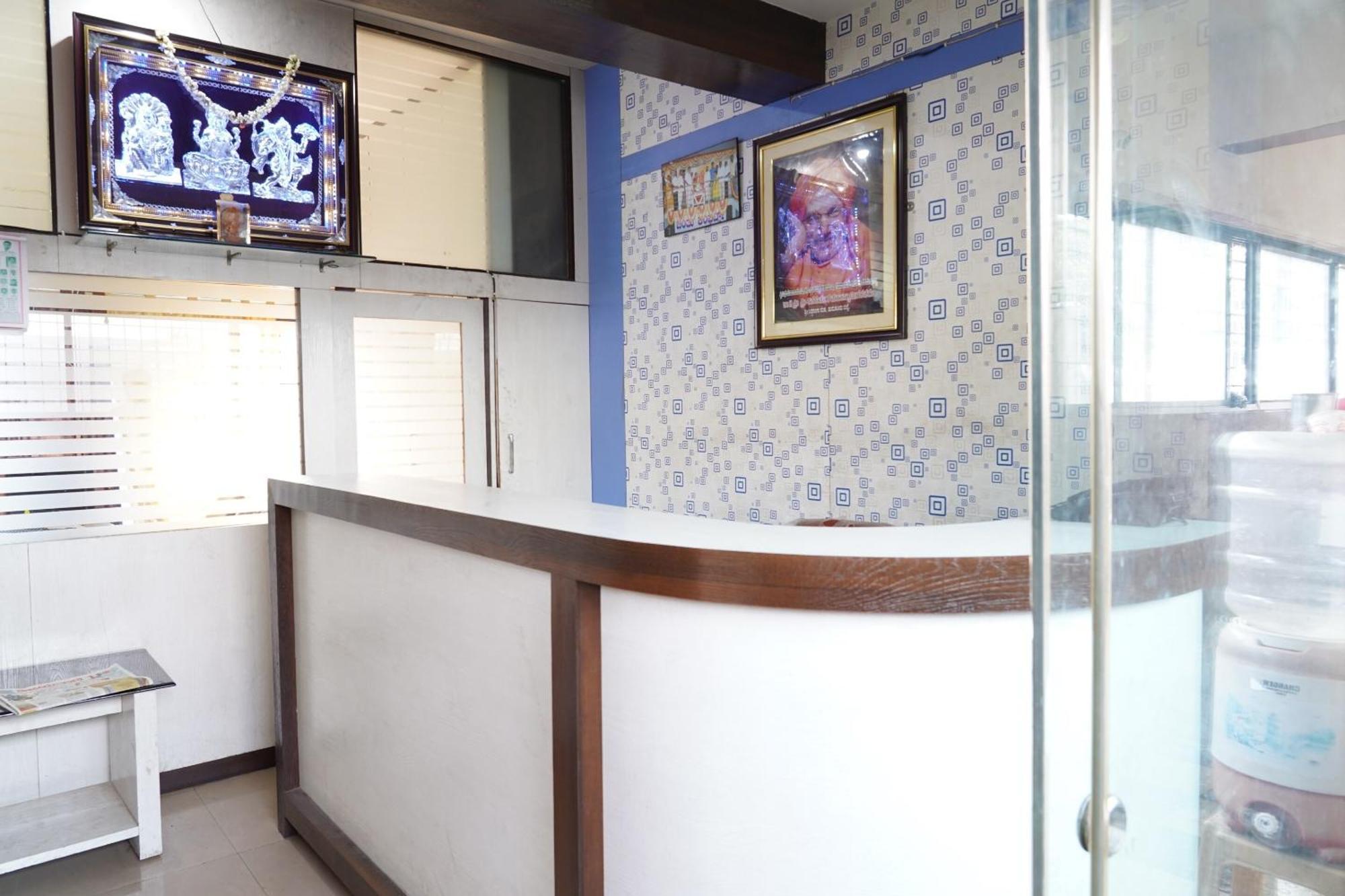 Oyo Chinthu Comforts Tumkur Exterior photo